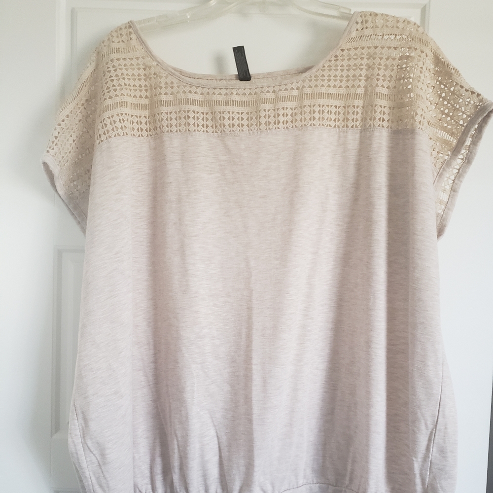 Lane Bryant cream colored top size 22/24